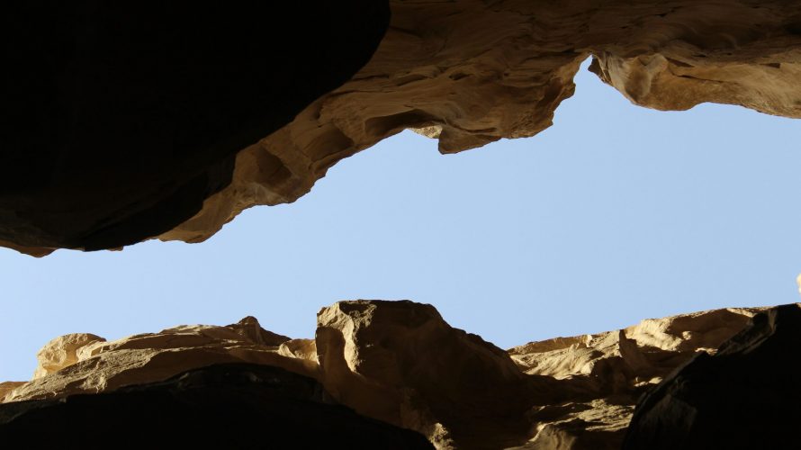 farnoosh-abdollahi-vIkABUsLEDY-unsplash